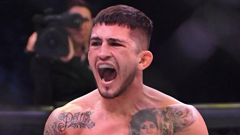 Серхио Петтис нокаутировал Магомеда Магомедова на турнире PFL