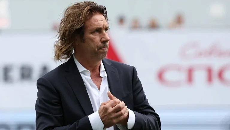 Мостовой объяснил увольнение Рахимова из «Рубина»