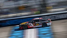 Остин Диллон победил в Ричмонде с переломом ребра, RFK на грани