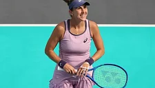 Бенчин недовольна вниманием прессы к своему материнству