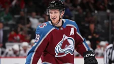 Маккиннон установил личный рекорд, опередив Овечкина в НХЛ