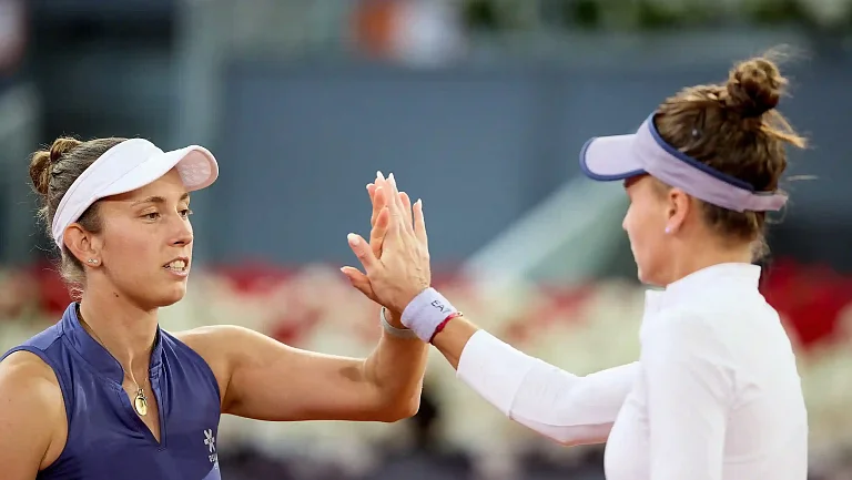 Мертенс столкнулась с давлением СМИ из‑за игры в паре с россиянкой Кудерметовой