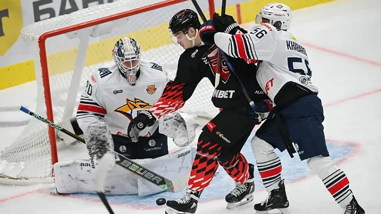 «Авангард» вырвал победу у «Металлурга» в серии буллитов