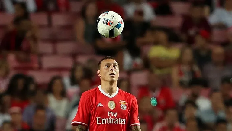 «Байер» хочет подписать Виктора Линделёфа