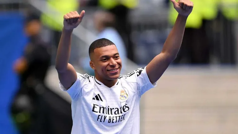 Мбаппе не дал устроить чемпионский коридор для «Барселоны»