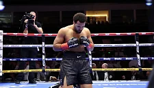 Мозес Итаума на пути к бою с Усиком