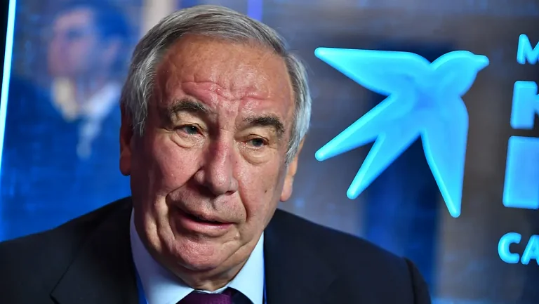 Глава ФТР Тарпищев хочет оценить работу главы МОК Ковентри