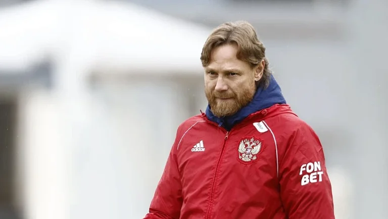 Мостовой раскрыл принцип отбора Карпина в сборную России