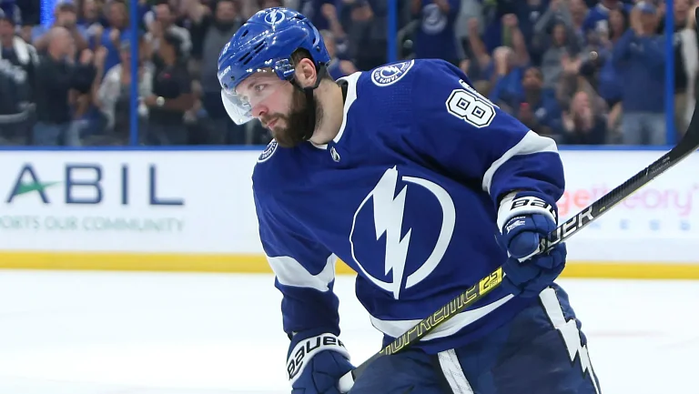 Кучеров повторил достижение Макдэвида в НХЛ