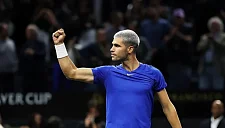 Тейлор Фриц победил Карлоса Алькараса на Кубке Лэйвера-2025