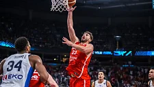 Адетокунбо и Шенгюн проигнорировали рукопожатие после финала Евробаскета