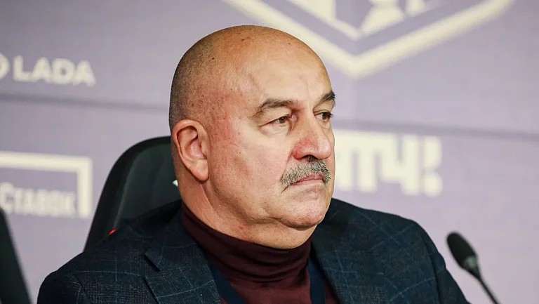 Черчесов ответил, смогут ли Кокорин и Смолов выступать в «Ахмате»