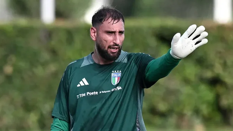 Доннарумма провалил матч за Италию перед дерби за «Сити»