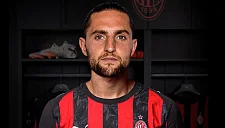 Адриен Рабьо готовится дебютировать за «Милан» в матче 3-го тура Серии А