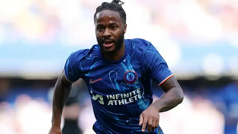 Стерлинг отклонил предложение из Турции, чтобы остаться в «Челси»