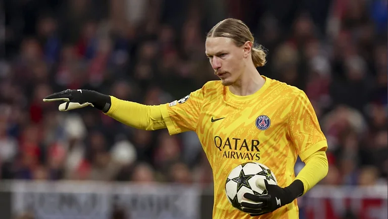 Сафонов объяснил, почему ищет новый дом