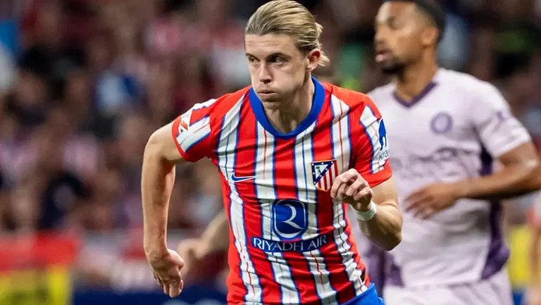 «Манчестер Юнайтед» ищет хавбека: у клуба есть 2 альтернативы