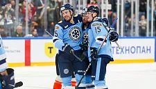 «Сибирь» обыграла «Амур» в Новосибирске, Антон Косолапов забил два гола