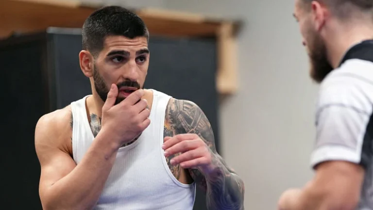 Руководство UFC даст Топурии время на решение личных проблем