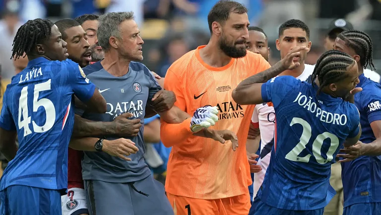 Луис Энрике не получил санкций от ФИФА из-за стычки с Жоао Педро