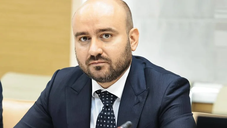 Губернатор Федорищев посетил «Крылья Советов» после победы