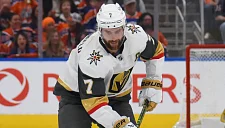 Защитник «Вегаса» объявил о приостановке карьеры

