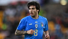 Тонали приносит победу Италии в компенсированное время