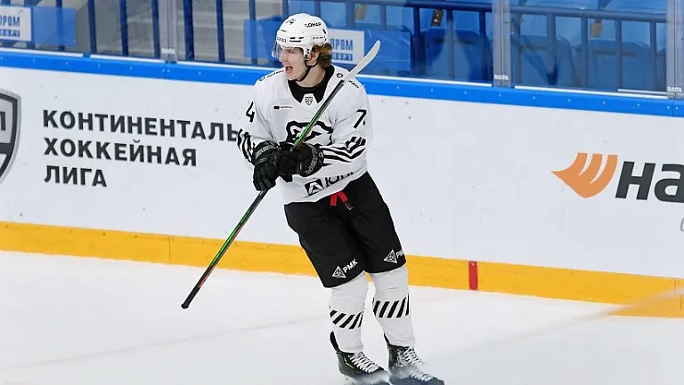 Нападающий Виталий Кравцов подписал контракт с «Ванкувером»