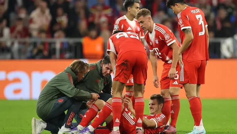 Станишич выбыл из состава «Баварии» из-за травмы колена в матче с «Челси»