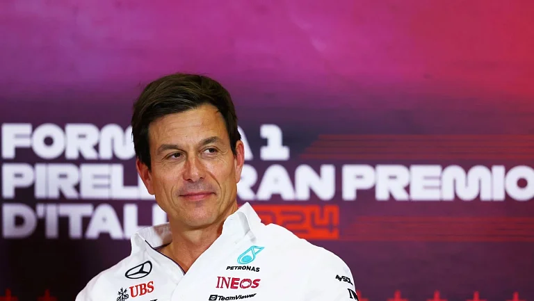 Вольф объяснил неудачи «Мерседеса» с граунд-эффектом