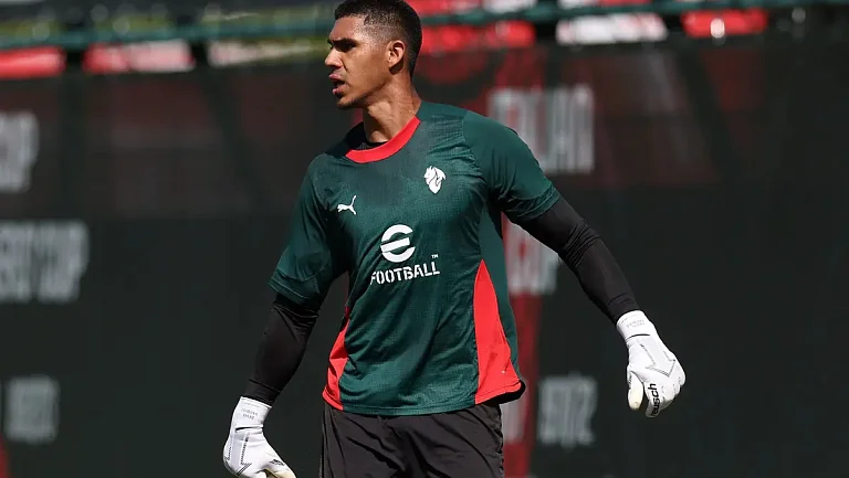 Колумбиец Васкес стал новым вратарем «Ромы»