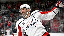 Овечкин достиг рекорда Ларионова по очкам в НХЛ в возрасте 40 лет