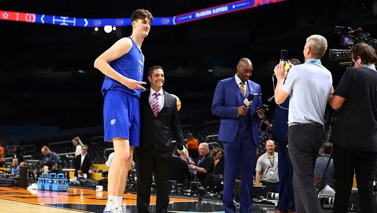 Оливье Риу стал самым высоким игроком в истории NCAA — его рост 236 см