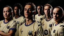 «Барселона» официально представила свою вторую форму