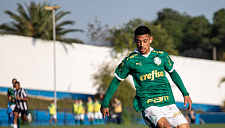 «Барселона» интересуется 18-летним нападающим «Палмейраса»