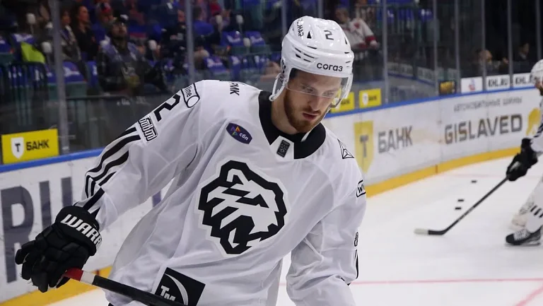КХЛ дисквалифицировала защитника челябинского «Трактора» Дронова на одну игру