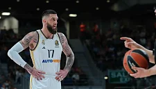 Центровой «Эфеса» Пуарье пропустит до шести месяцев после операции