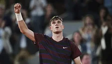 Дрейпер побеждает Монфиса и выходит в 3-й раунд Ролан Гаррос