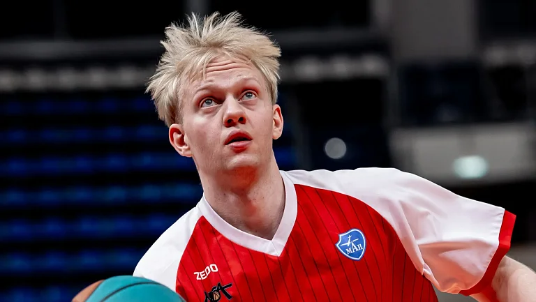 Посольство России во Франции продолжит помогать баскетболисту Касаткину