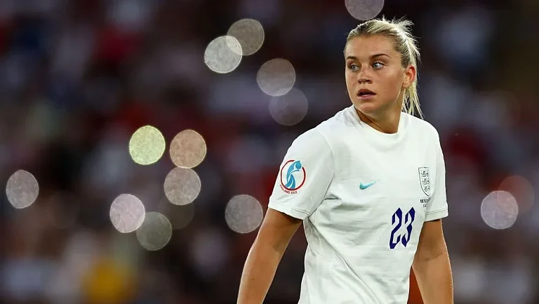 Алессия Руссо встретилась с воспитанницами «Арсенала»