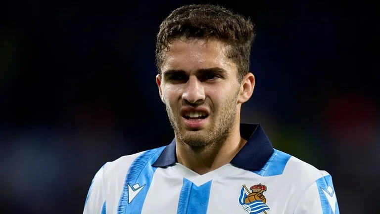 Захарян пропустил тренировку команды и может не сыграть с «Эльче»