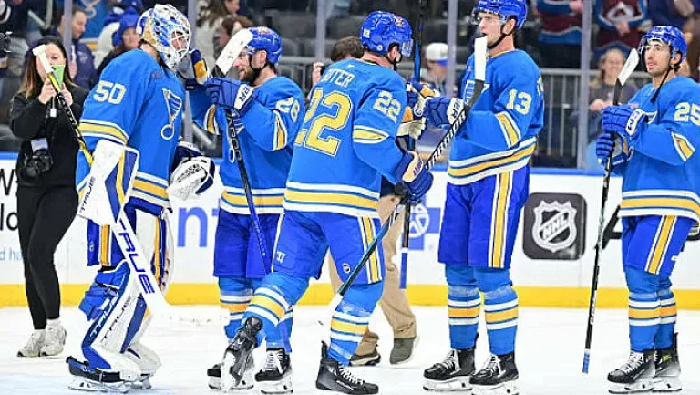 «Сент-Луис Блюз» должны подписать Виктора Олофссона