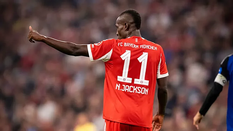 Джексон дебютировал за «Баварию» в Бундеслиге