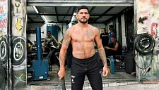 Перейра указал следующего соперника в UFC, показав загадочное видео с покрышкой