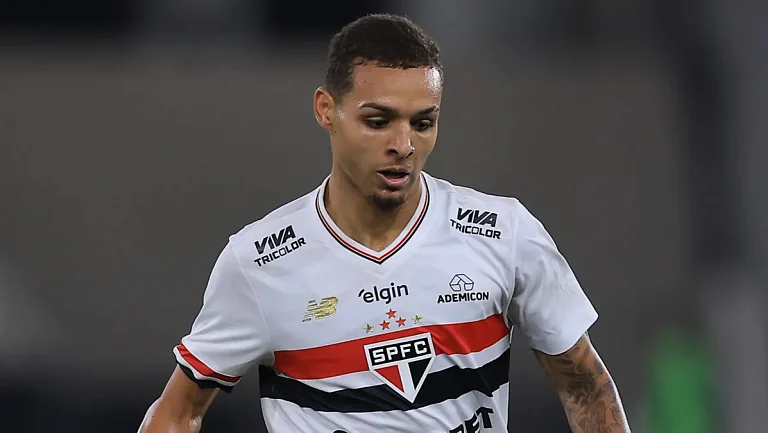 ЦСКА почти договорился о трансфере Алвеса