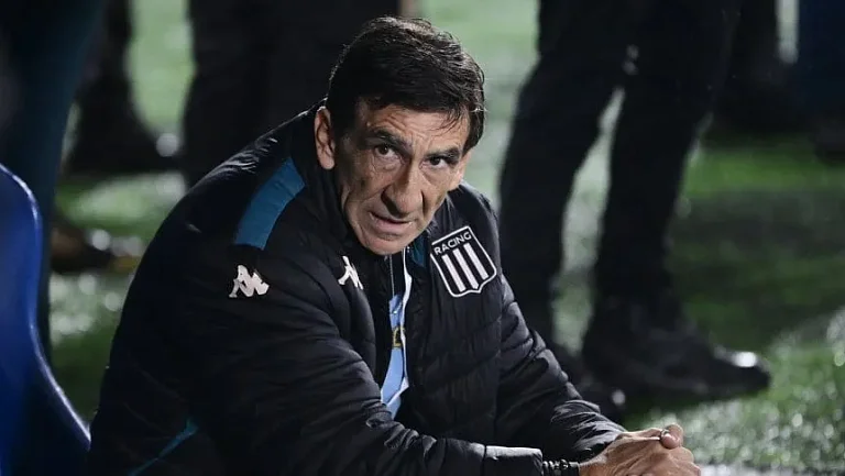 Тренер «Расинга» держит две кадровые интриги перед Кубком Либертадорес