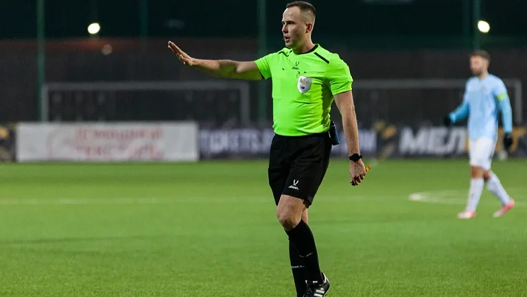 Футбольный арбитр Лиги PARI избил пешехода в Казани