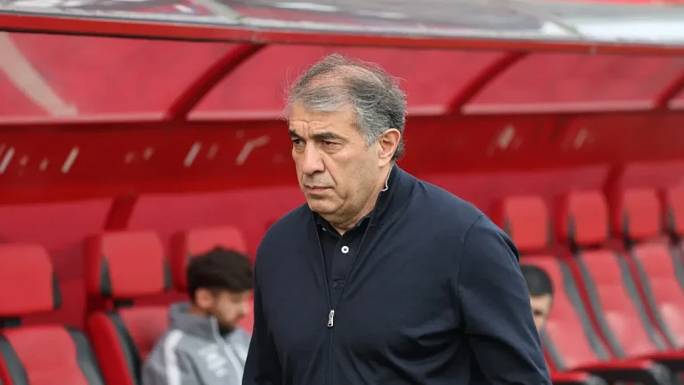 Рахимов хочет рассказать, сколько предложений о работе получил после «Рубина»