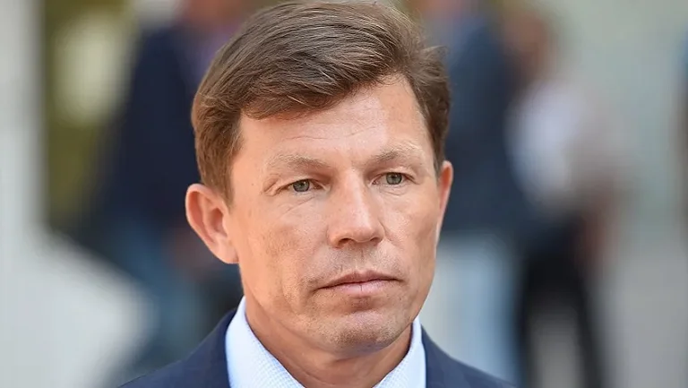 Майгуров хочет сказать, что российские биатлонисты обеспечены экипировкой