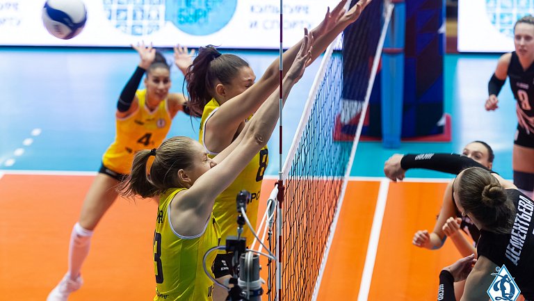 «Динамо-Метар» обыгрывает «Ленинградку» в 24-м туре женской Суперлиги